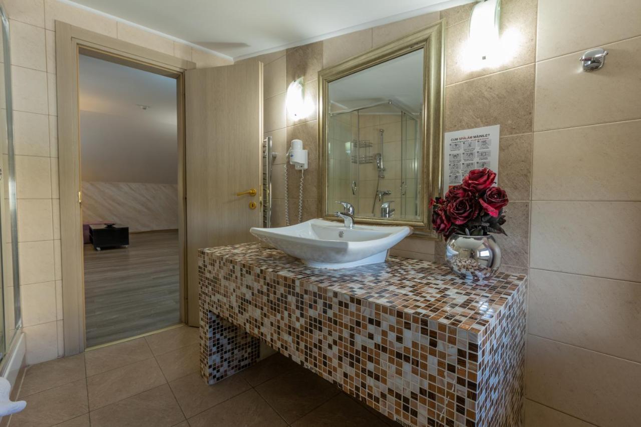 Hotel Corvaris 부쿠레슈티 외부 사진